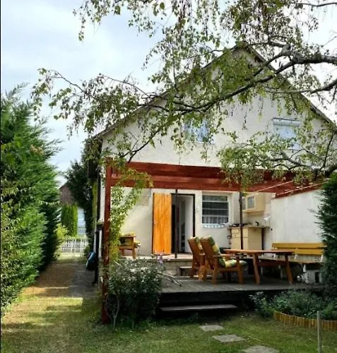 Pipacs Dom wakacyjny Balatonszarszo